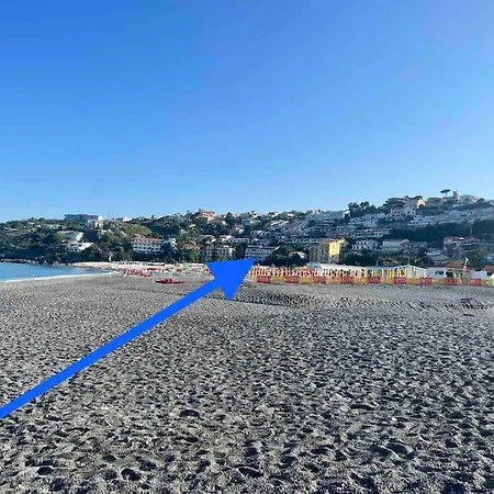 Fronte Mare A 100 Mt Dal Mare Apartamento