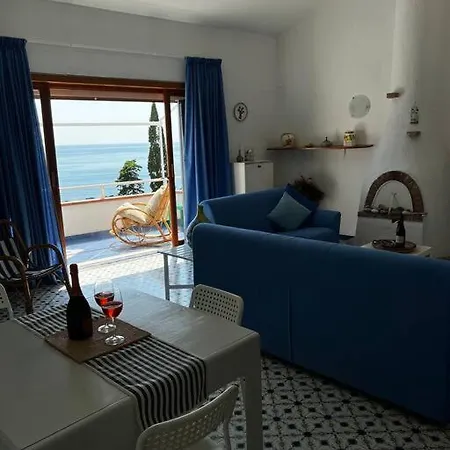 Apartament Fronte Mare A 100 Mt Dal Mare Scalea